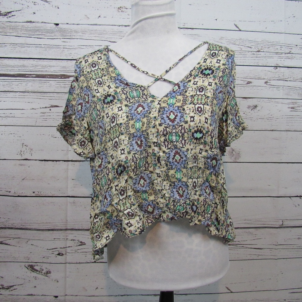 NWT Lush v-neck lace up short-sleeve boho top